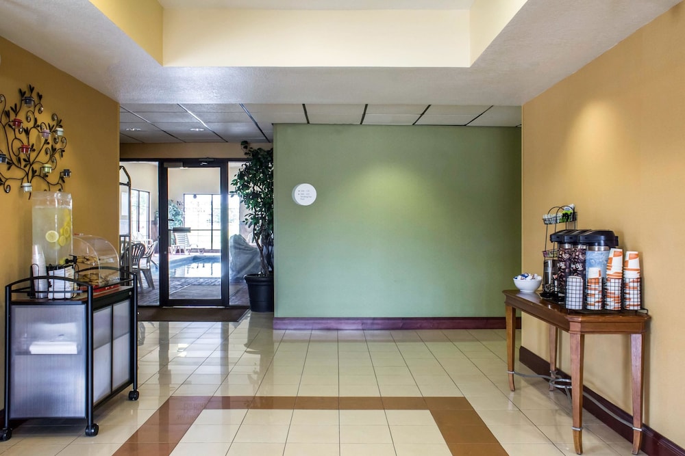econo lodge ankeny des moines