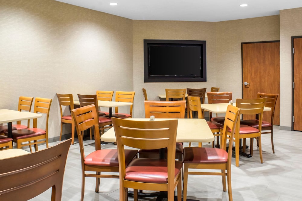 econo lodge ankeny des moines
