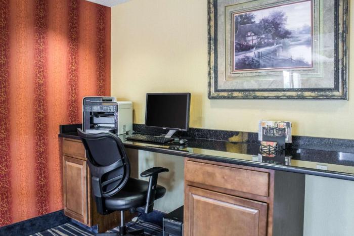 econo lodge ankeny des moines