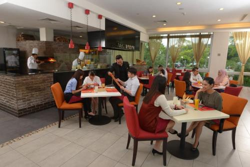 holiday inn melaka by ihg