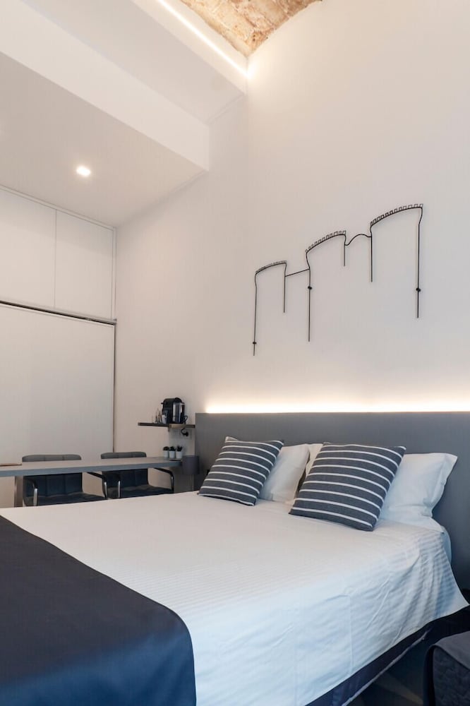 vesucharme suite luxury room