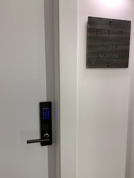 vesucharme suite luxury room