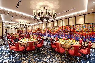 one world hotel