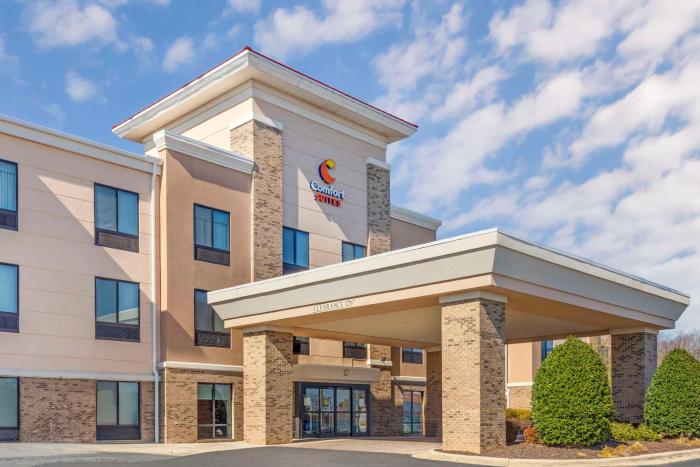 comfort suites whitsett greensboro east