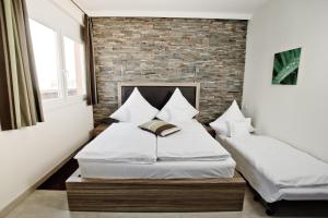 hotel maxis