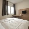 hotel maxis