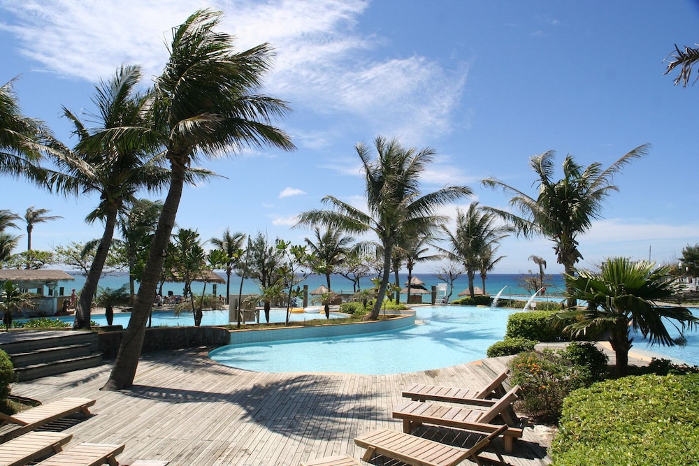 chateau beach resort