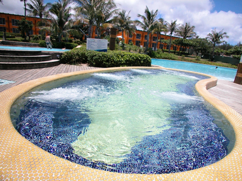 chateau beach resort