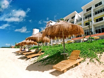 chateau beach resort