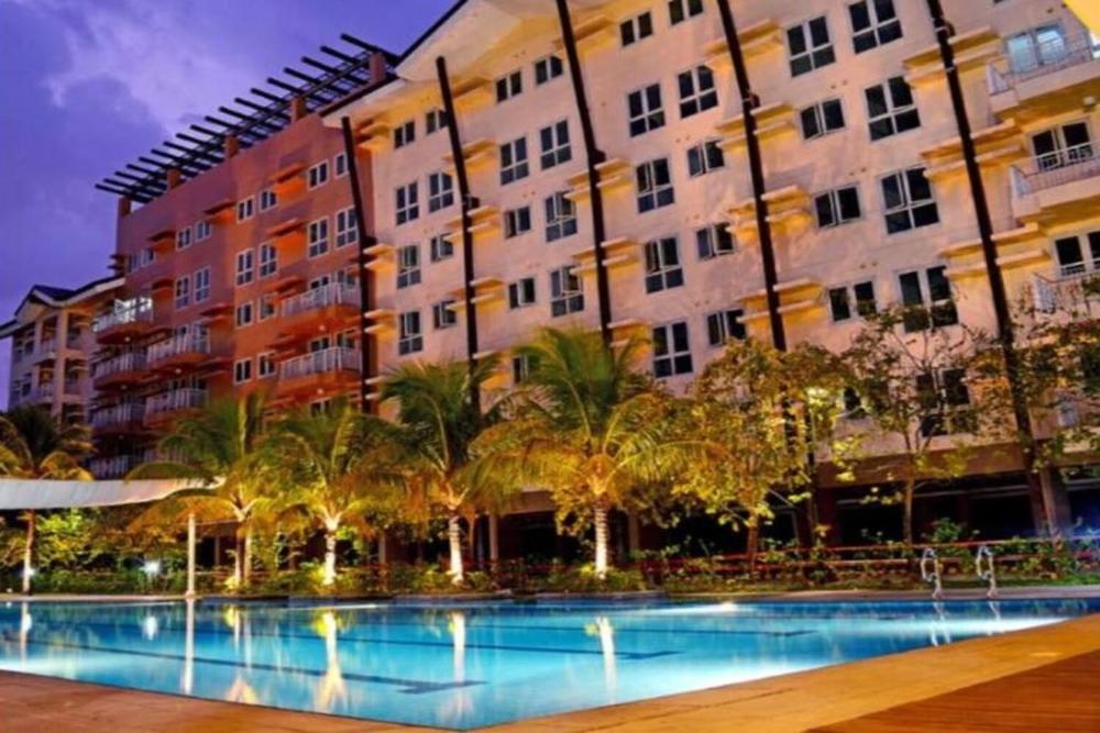 the rochester parklane condominium