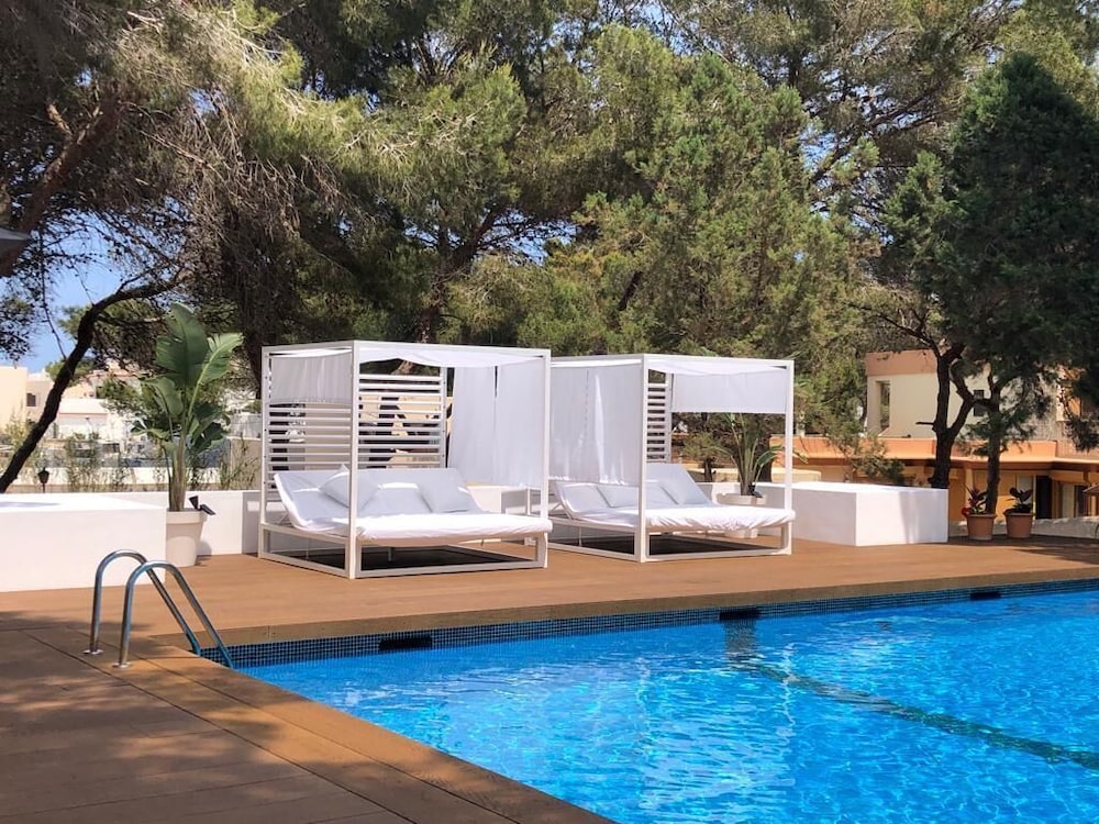 apartamentos es pujols
