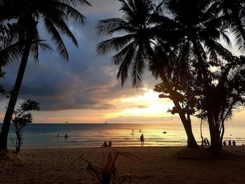 penthouse 8 colors beach house resort by cocotel