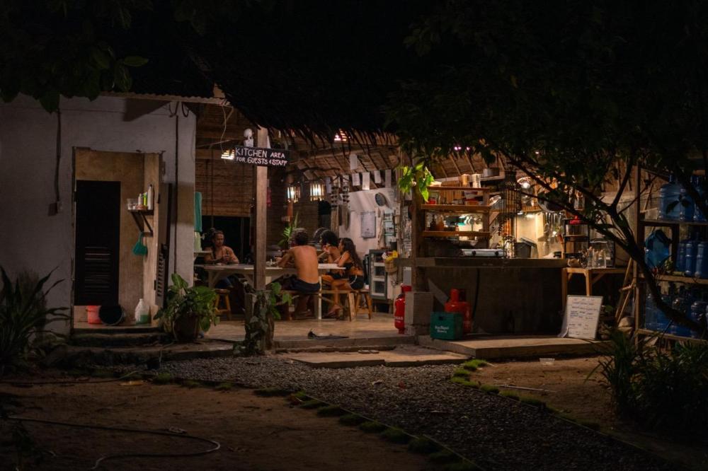 soffta surf ranch hostel