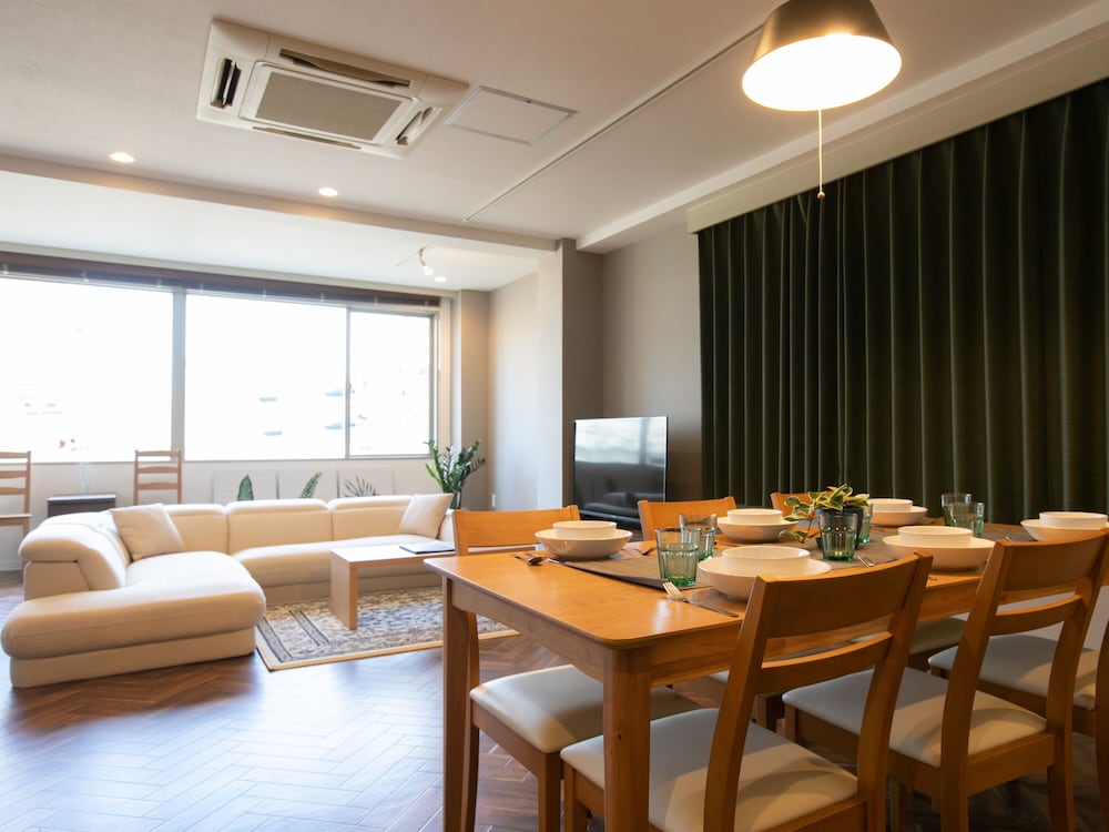 big room guest house