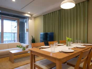 big room guest house