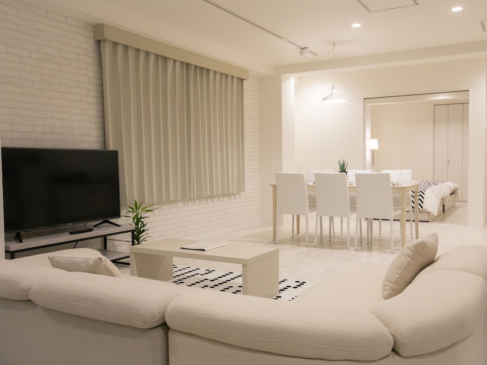 big room guest house