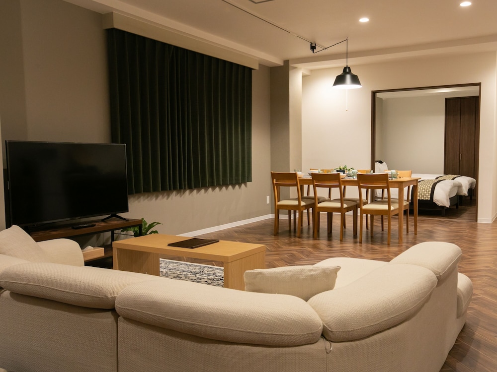 big room guest house