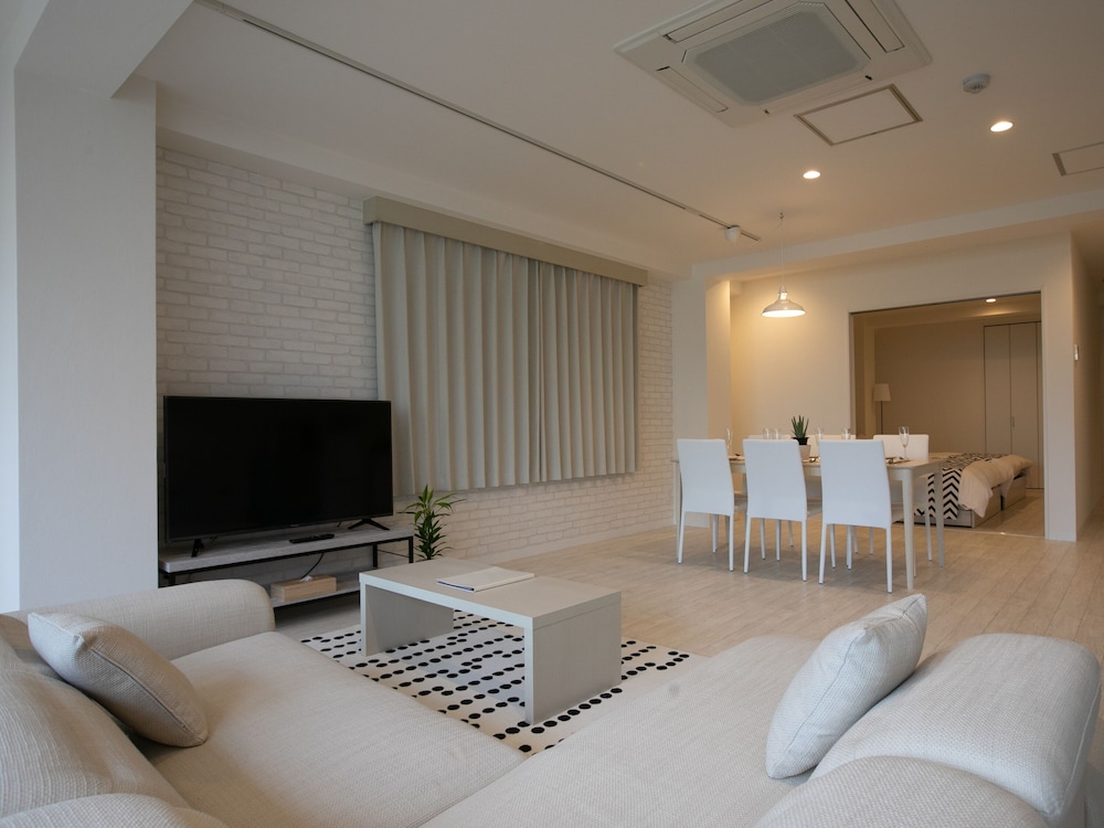 big room guest house
