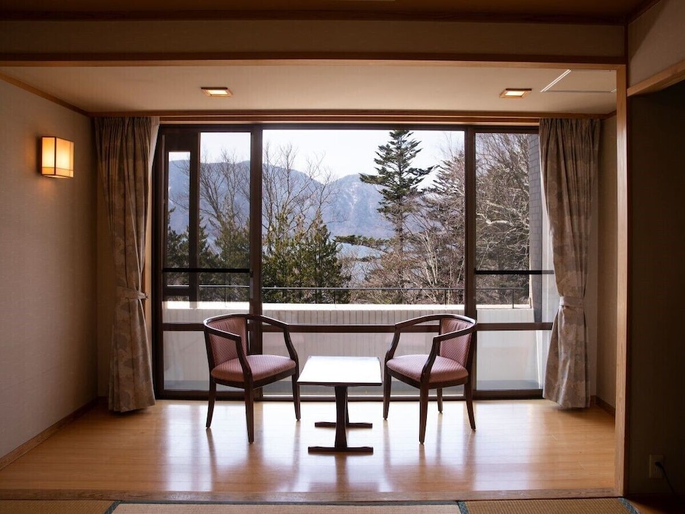 lake side nikko hotel