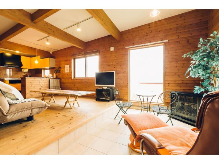 lake view private log house