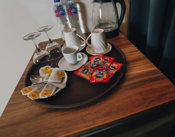 happy days pyramids view