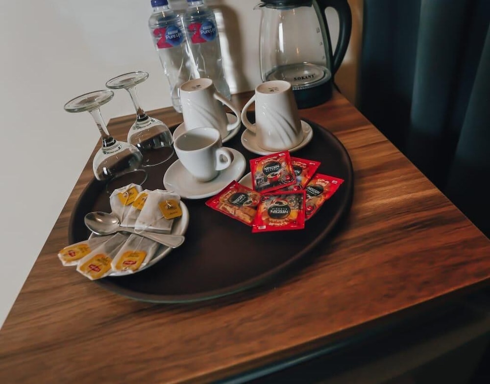 happy days pyramids view