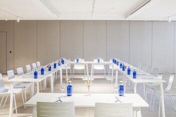 aqua hotel promenade and spa