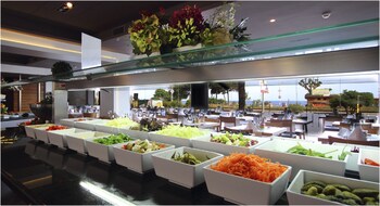 aqua hotel promenade and spa