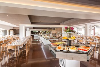 aqua hotel promenade and spa