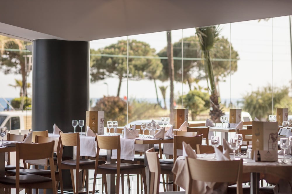 aqua hotel promenade and spa