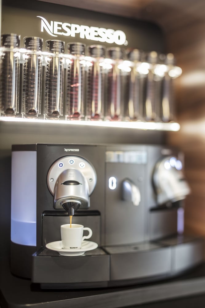 aqua hotel promenade and spa