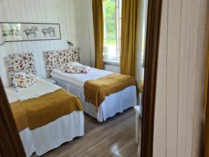 Risberg Herrgard,Lysvik>>Hagfors,3 star