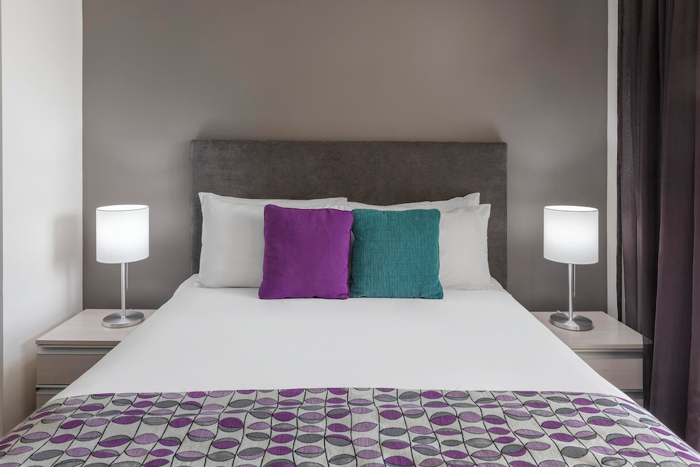 park regis city quays