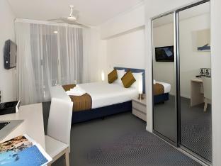 park regis city quays