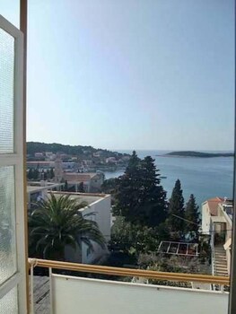 hvar