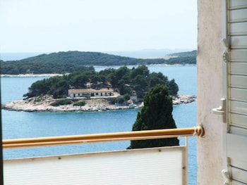 hvar