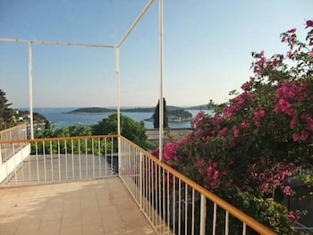 hvar