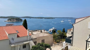 hvar
