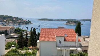 hvar