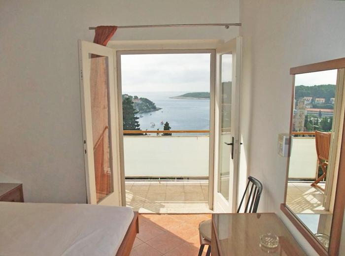hvar