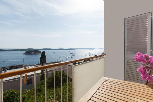 hvar