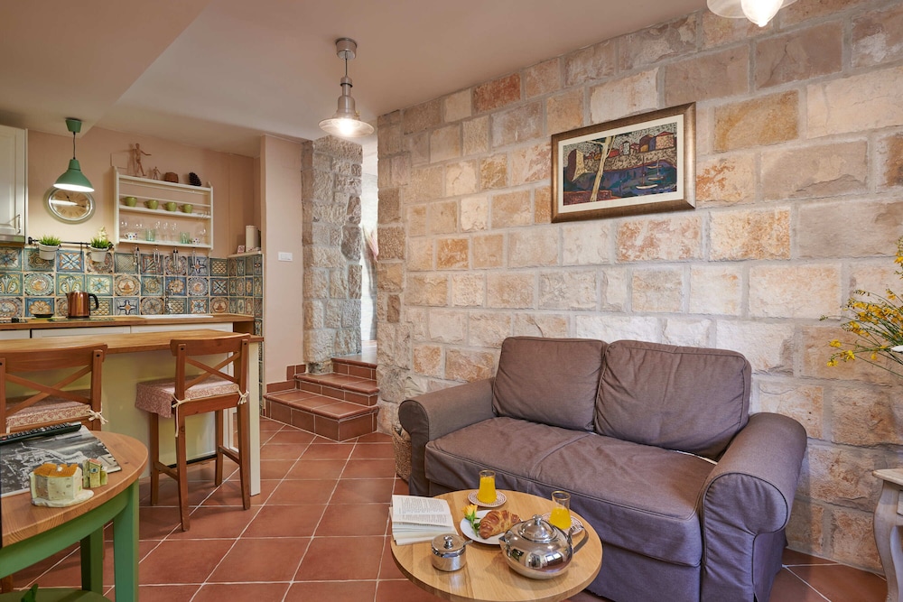 apartment borna
