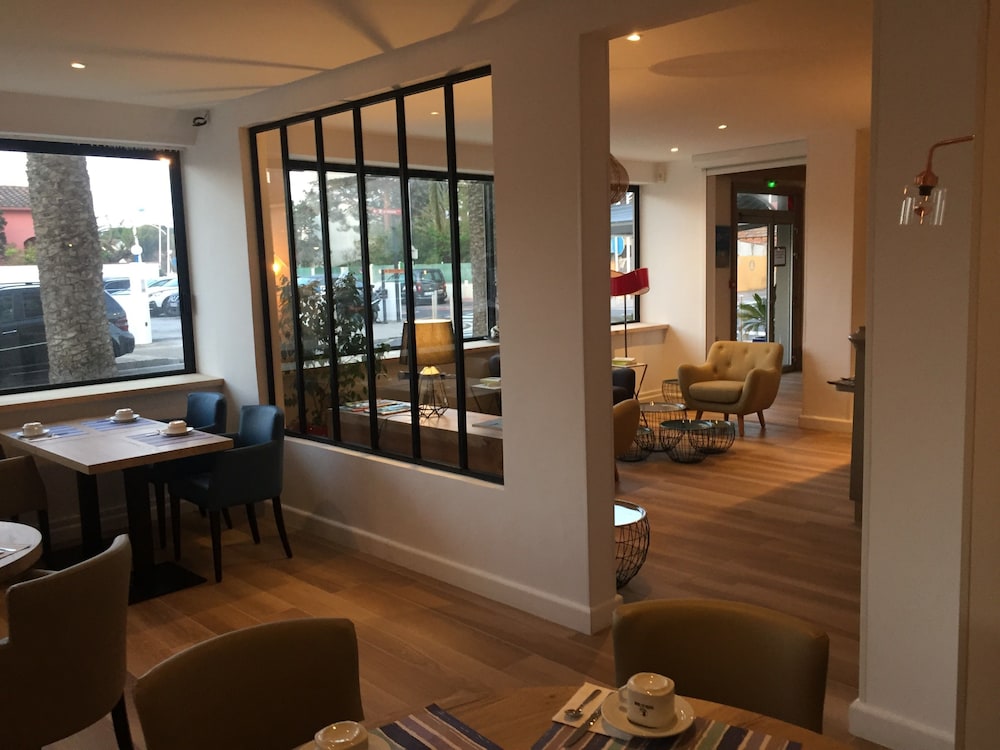 logis hotel et restaurant le galion canet plage