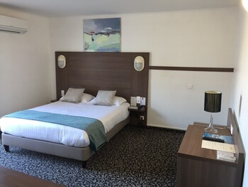 logis hotel et restaurant le galion canet plage