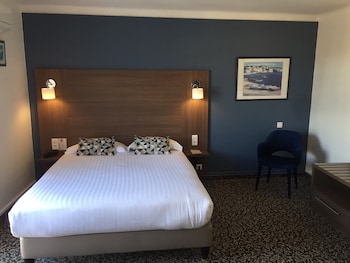 logis hotel et restaurant le galion canet plage