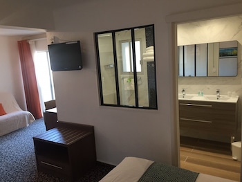 logis hotel et restaurant le galion canet plage