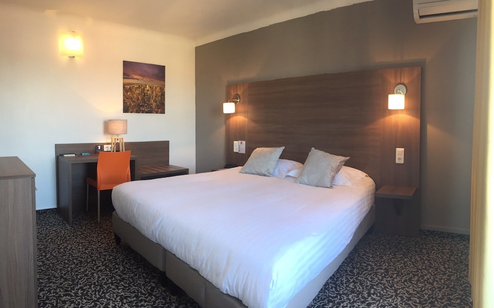 logis hotel et restaurant le galion canet plage