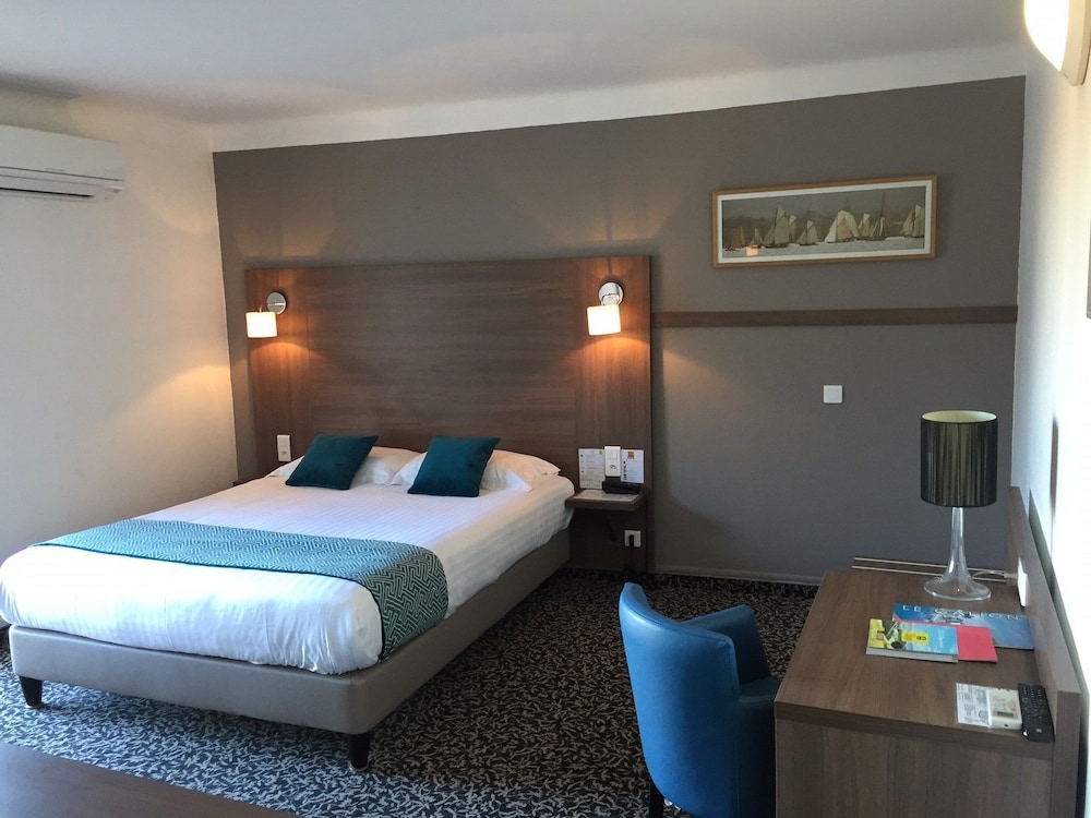 logis hotel et restaurant le galion canet plage