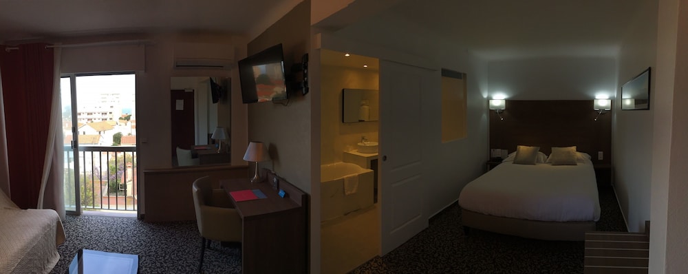 logis hotel et restaurant le galion canet plage