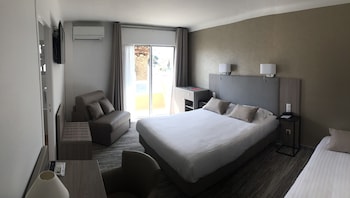 logis hotel et restaurant le galion canet plage